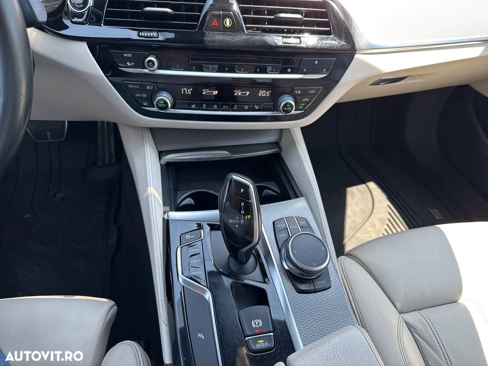 BMW Seria 5 540i xDrive AT - 19