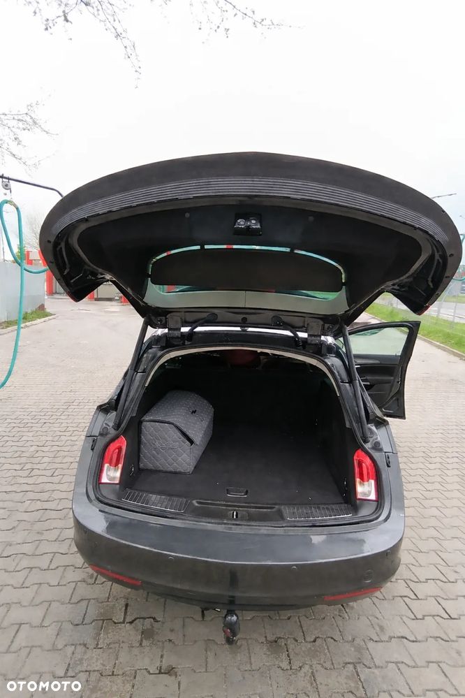 Opel Insignia - 15