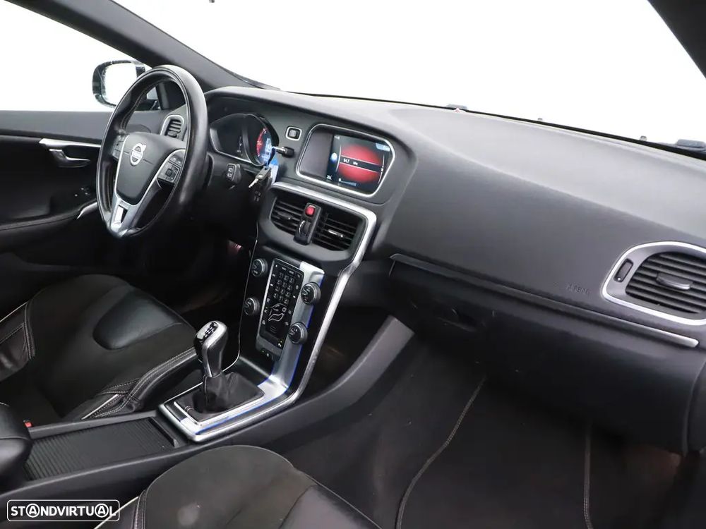 Volvo V40 D2 R Design - 3