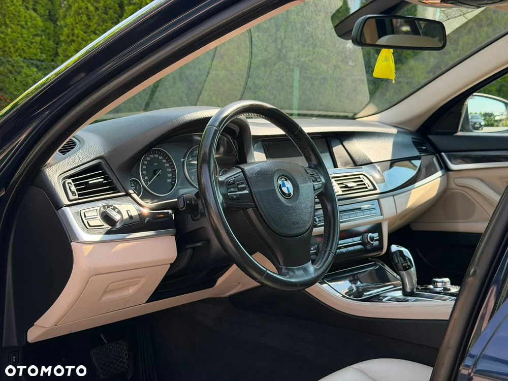 BMW Seria 5 530d xDrive - 16