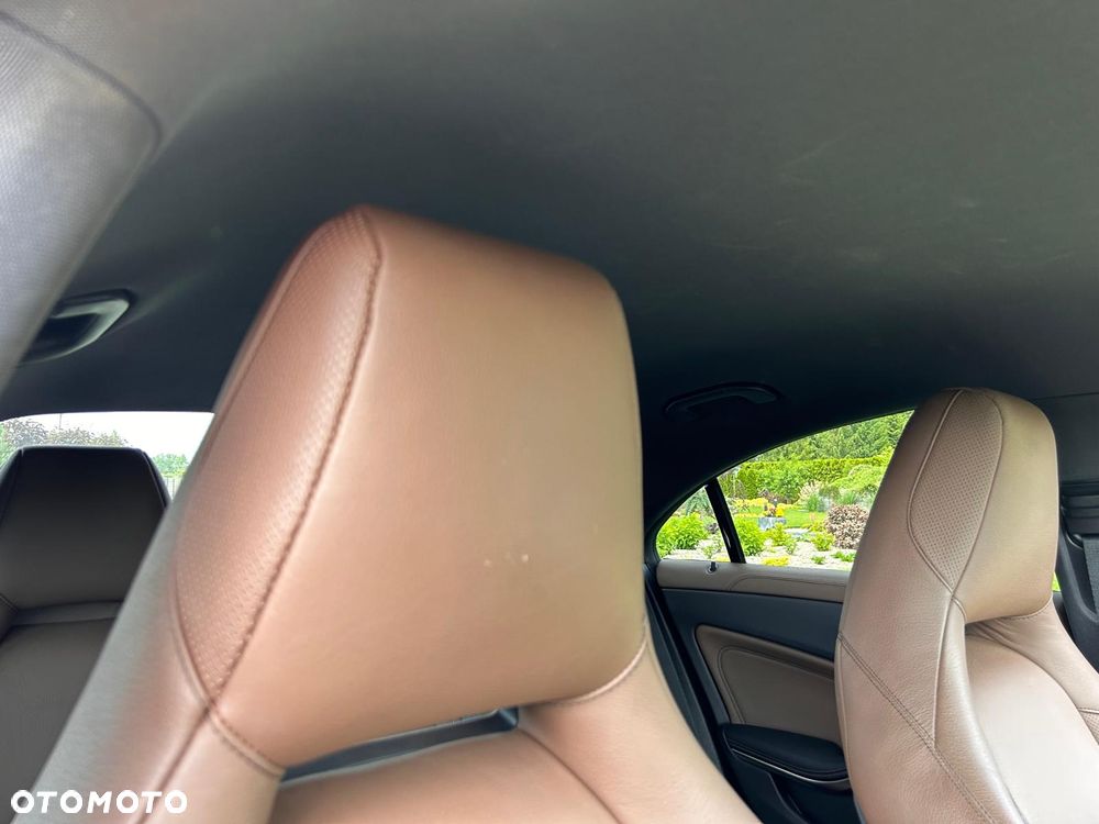 Mercedes-Benz CLA 200 7G-DCT - 30