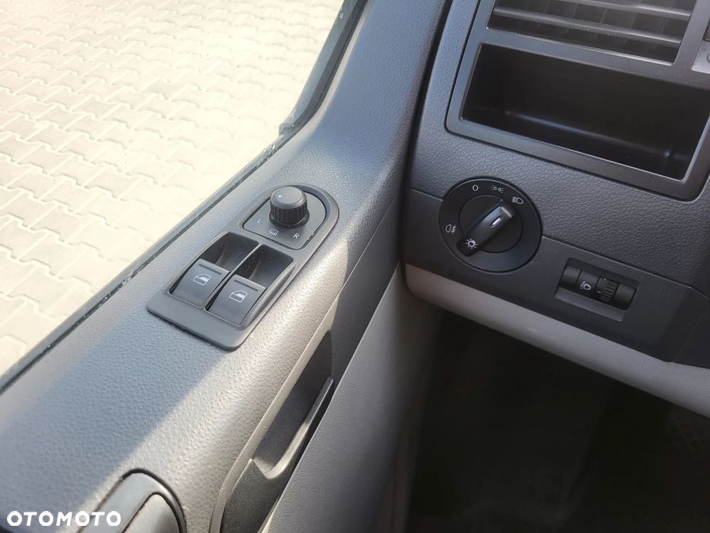 Volkswagen Transporter - 25