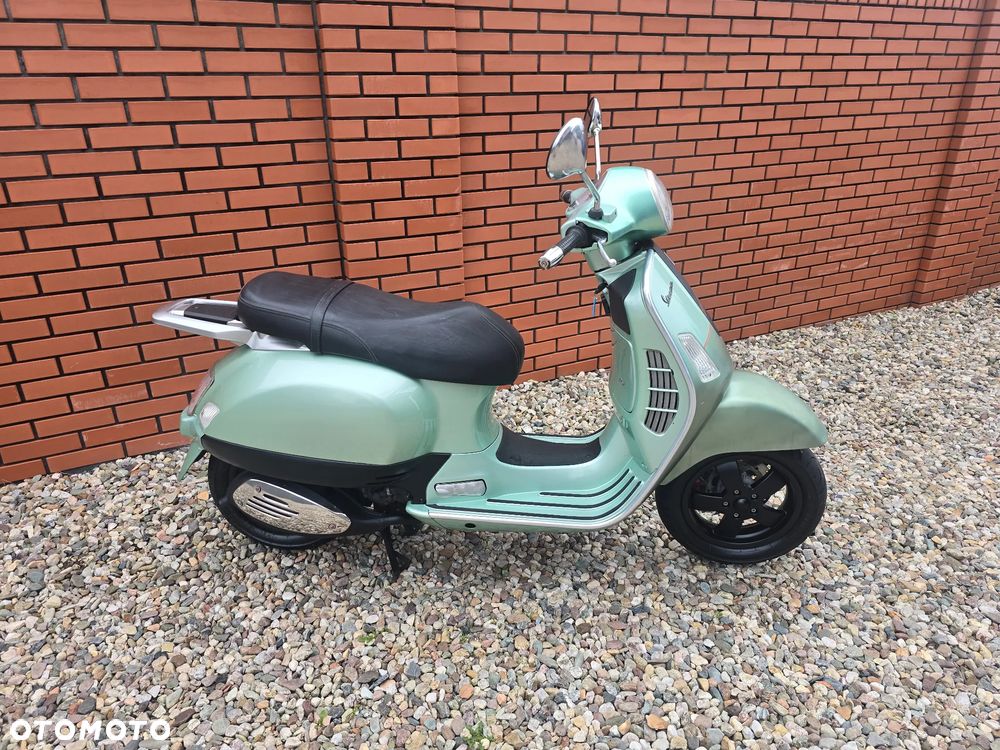 Vespa GTS - 3