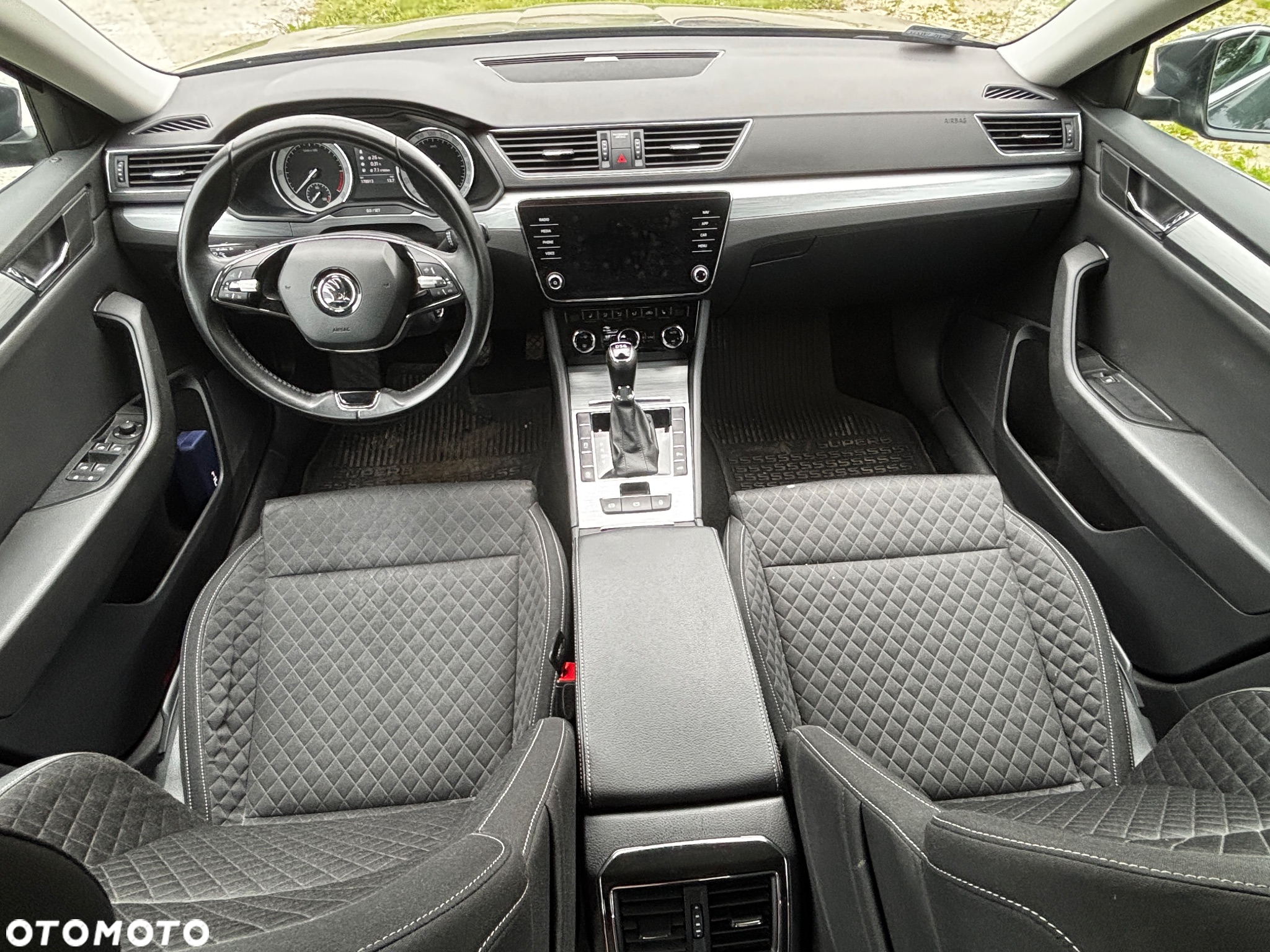 Skoda Superb 2.0 TDI Ambition DSG - 21