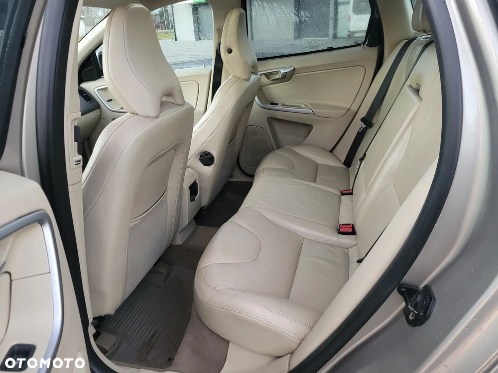 Volvo XC 60 D5 AWD Summum - 12