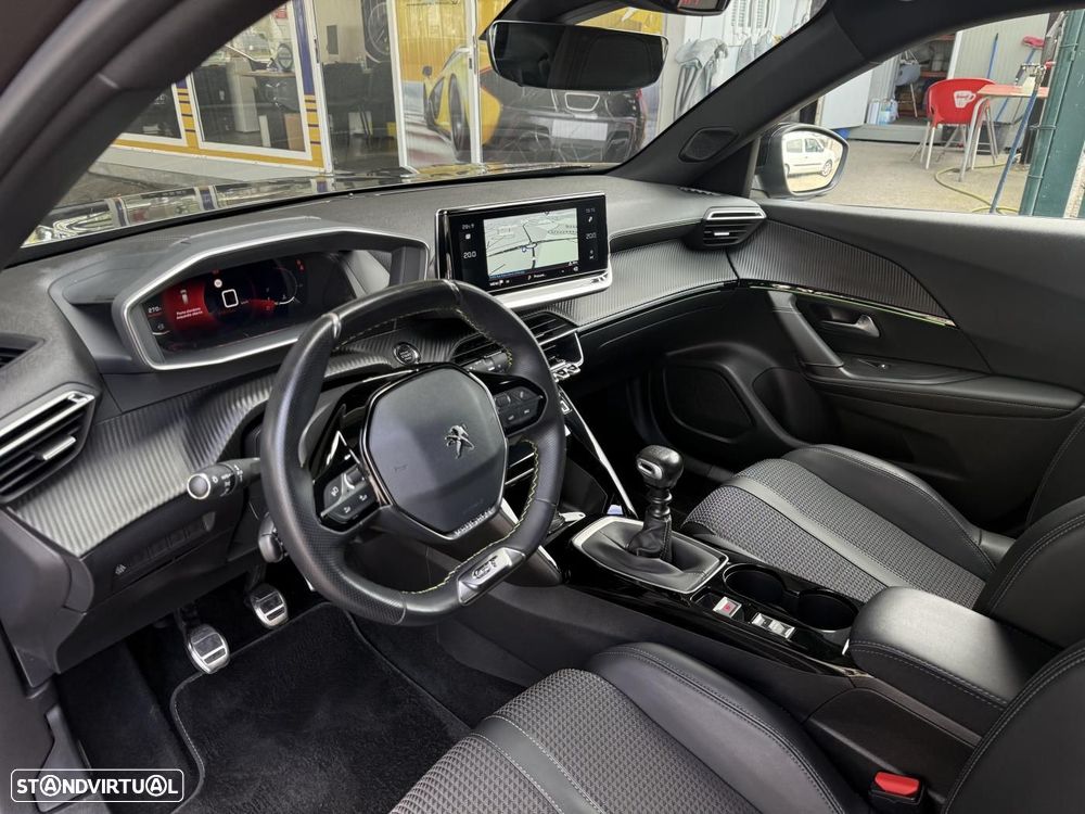 Peugeot 2008 1.2 PureTech GT - 21