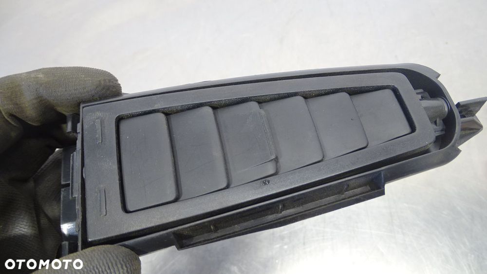 KRATKA NAWIEWU PRAWY TYŁ CITROEN C4 PICASSO 1.6HDI 9657691477 - 2