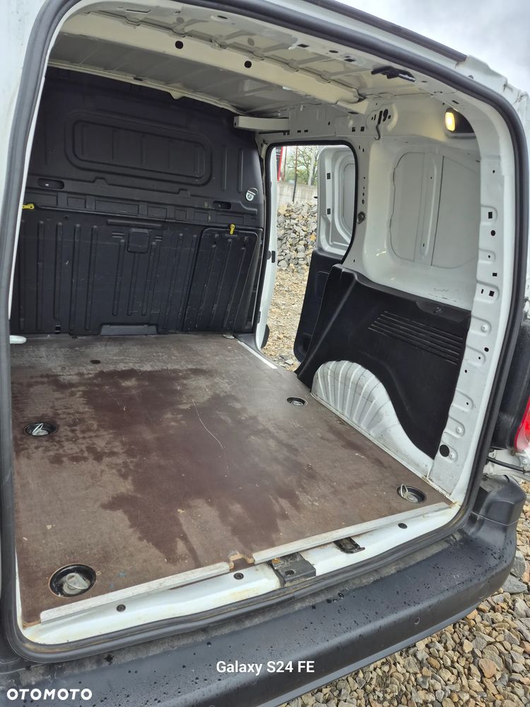 Opel COMBO - 10