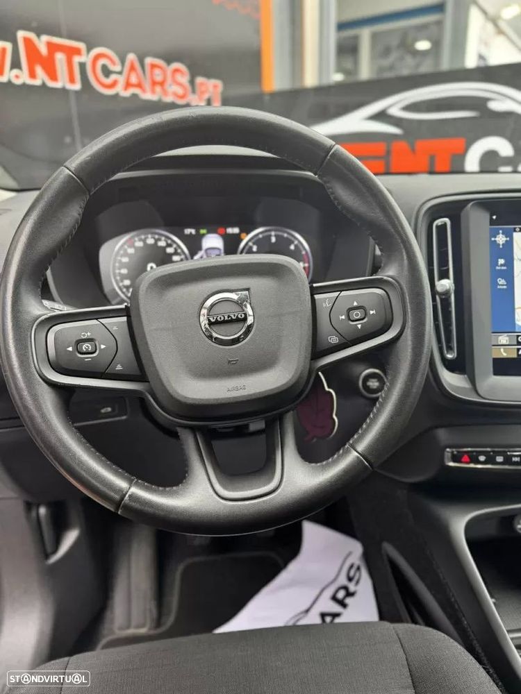 Volvo XC 40 2.0 D3 Momentum Core - 4