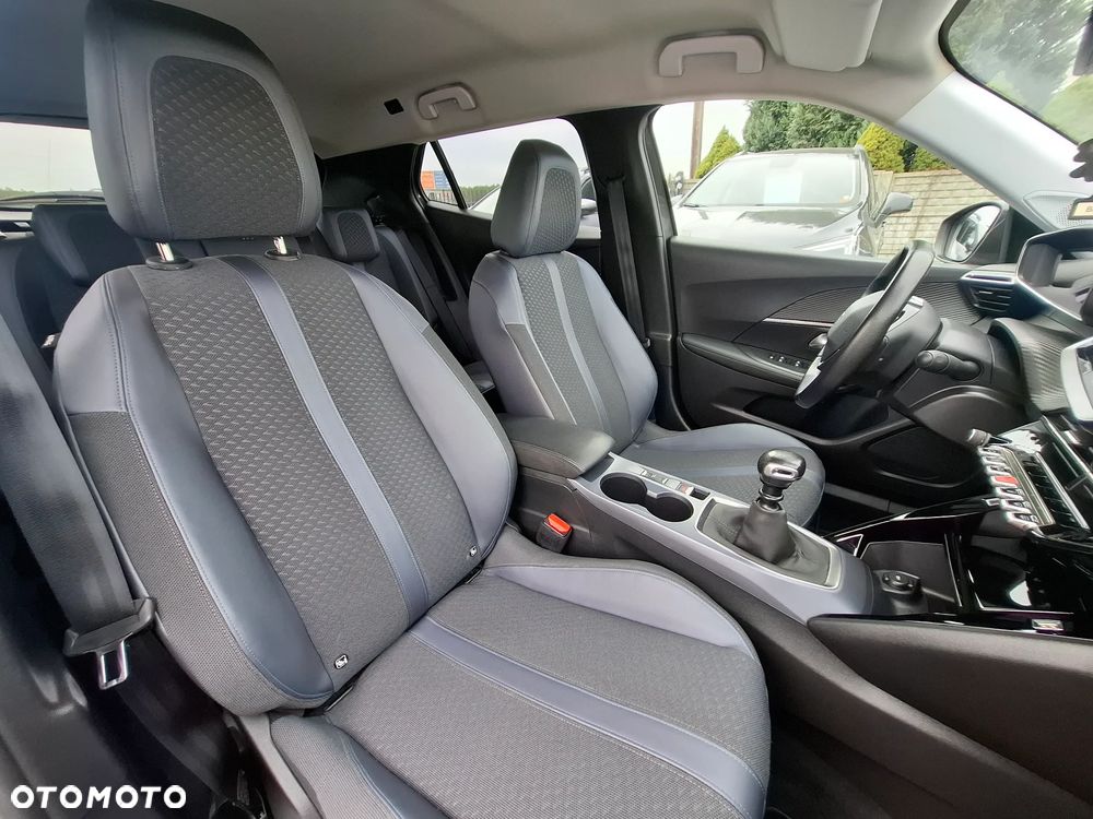 Peugeot 2008 1.2 PureTech Allure S&S EAT8 - 19