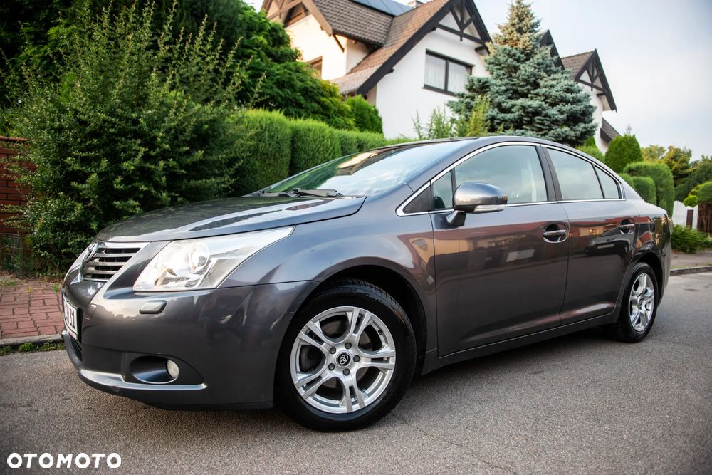 Toyota Avensis Touring Sports 1.8 Comfort - 1