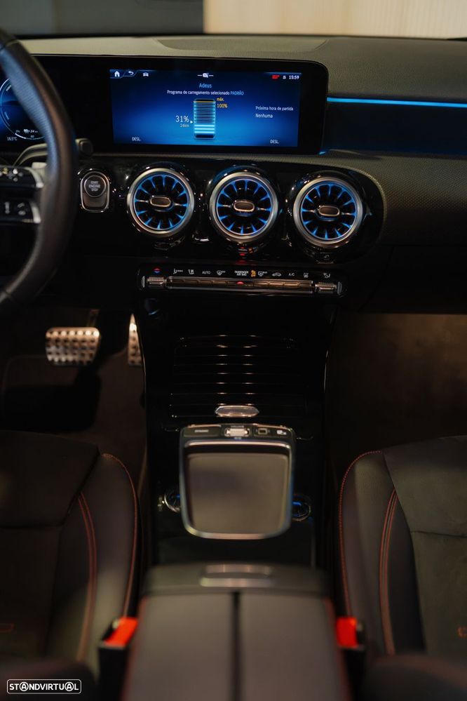 Mercedes-Benz A 250 e 8G-DCT AMG Line - 30