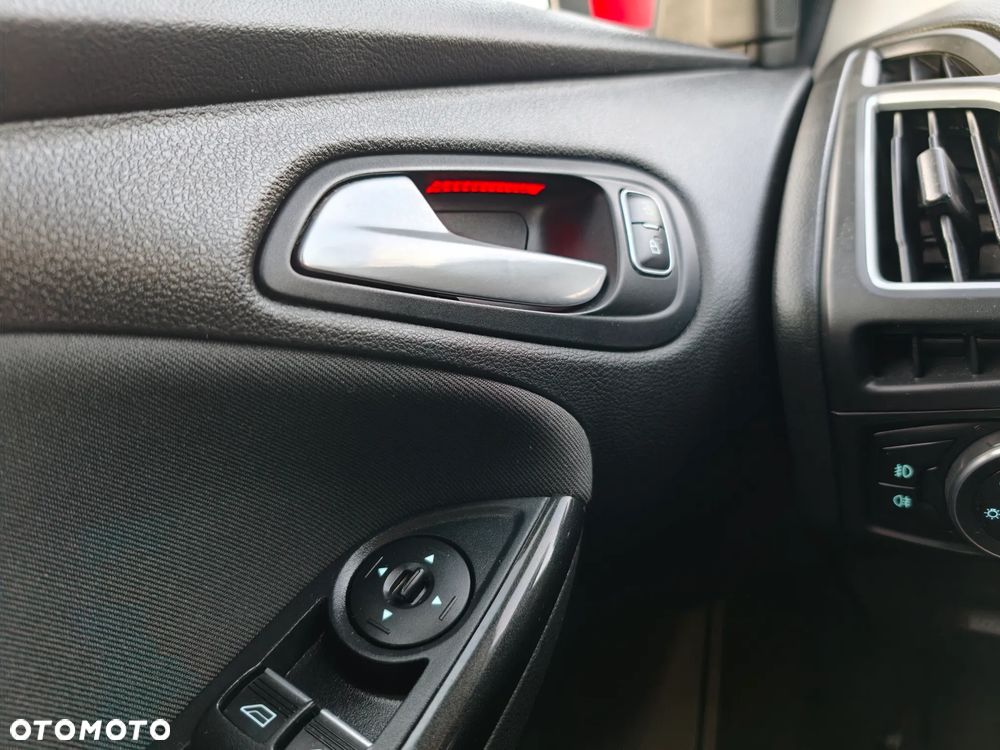 Ford Focus 2.0 TDCi Titanium ASS - 33