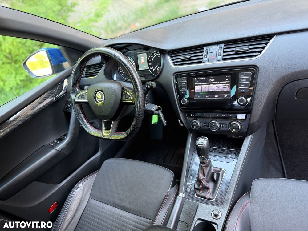 Skoda Octavia 2.0 TDI DSG RS - 9
