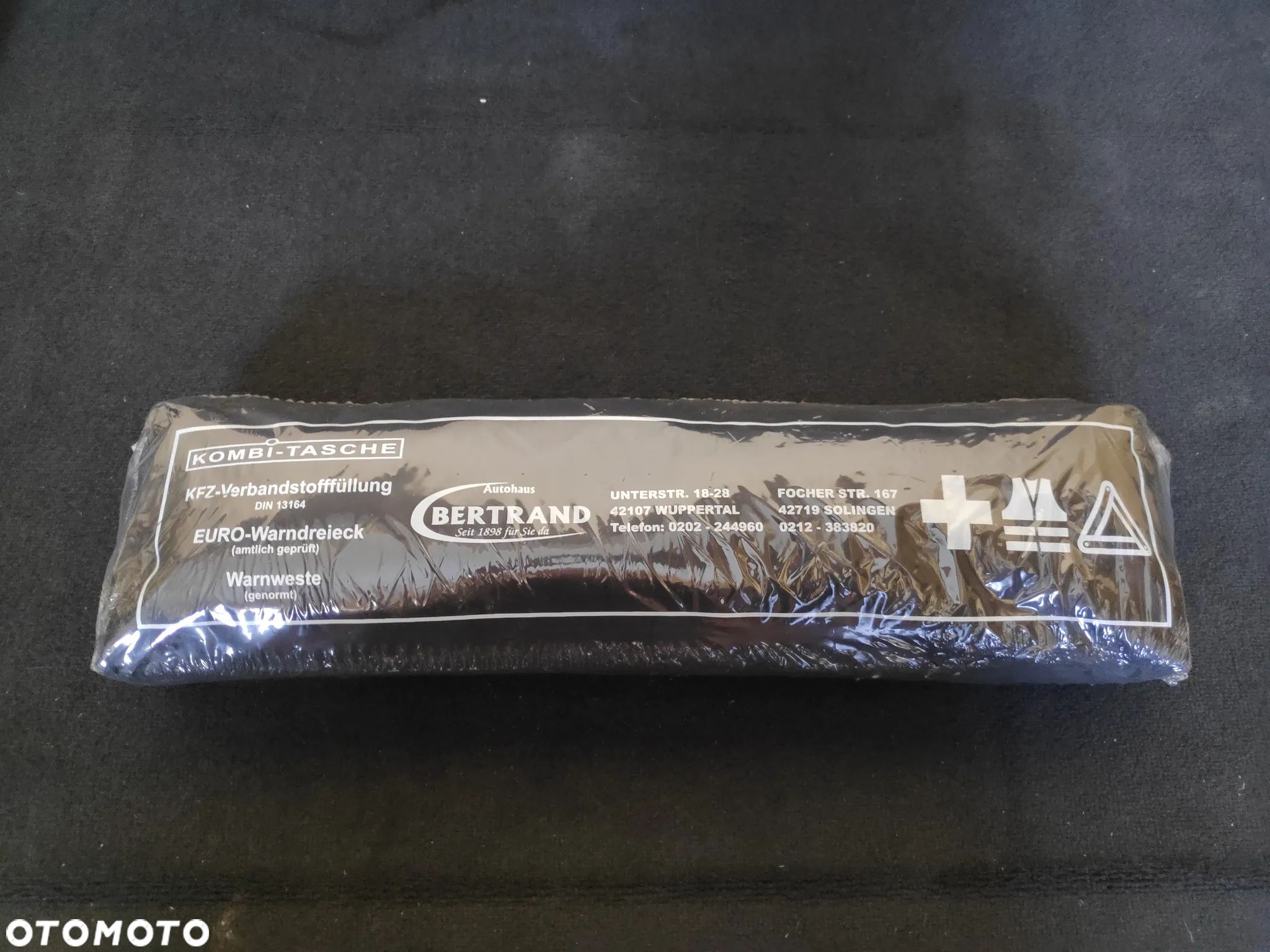ZESTAW TRÓJKĄT KAMIZELKA APTECZKA AUDI KOMBI-TASCHE - 1