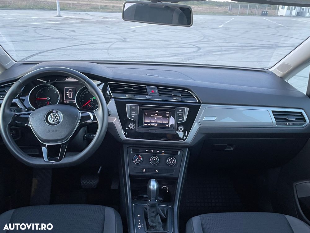 Volkswagen Touran ver-1-6-tdi-scr-bluemotion-technology-dsg-sound - 7