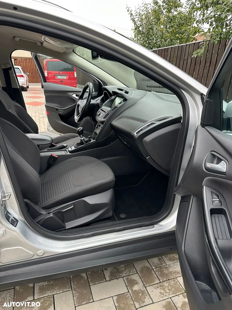 Ford Focus 2.0 EcoBlue Start-Stopp-System TITANIUM - 14