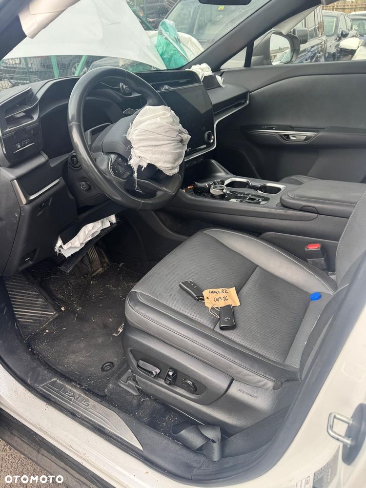 Lexus RZ 450e Prestige DIRECT4 - 11
