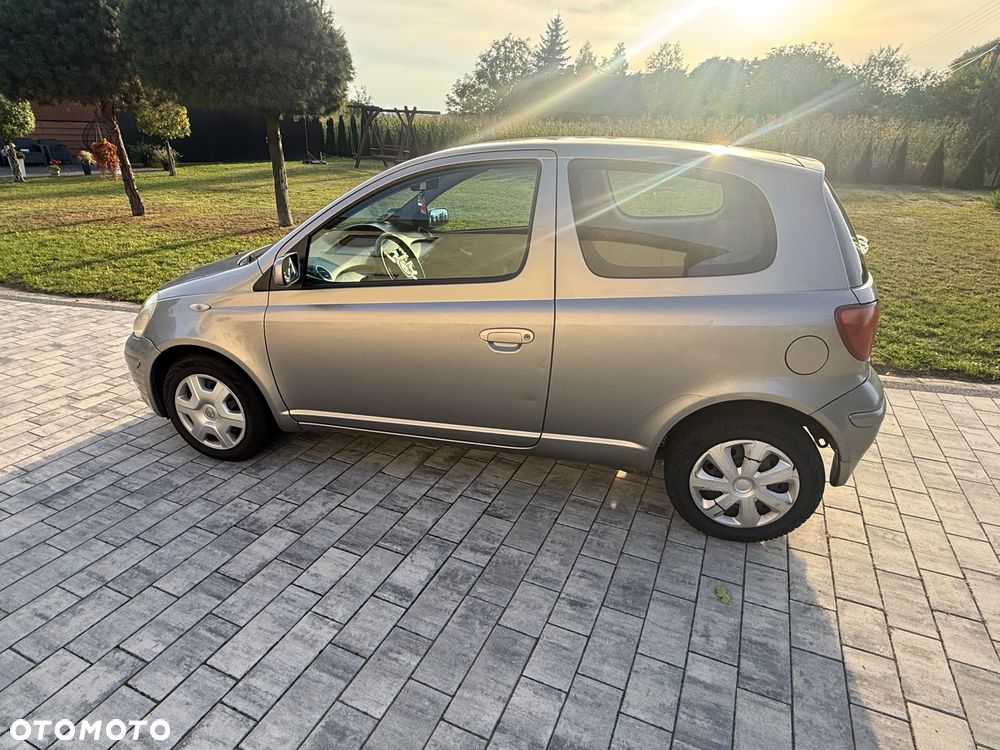 Toyota Yaris 1.0 Base - 3