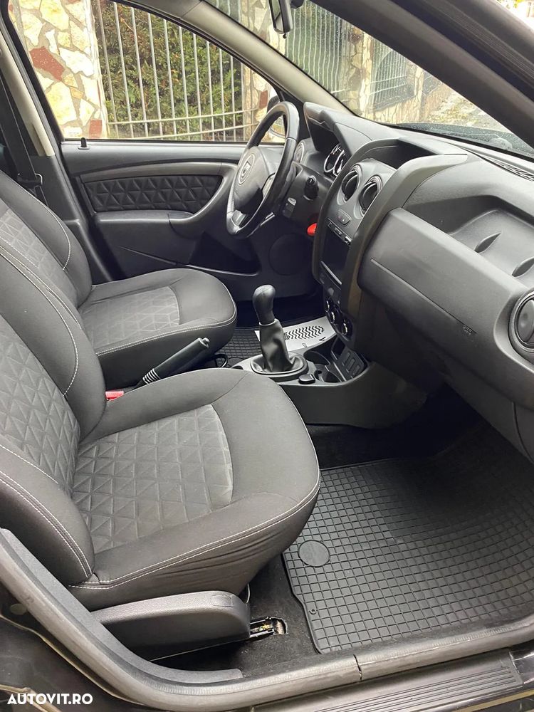 Dacia Duster 1.6 16V 105 4x2 Laureate - 13