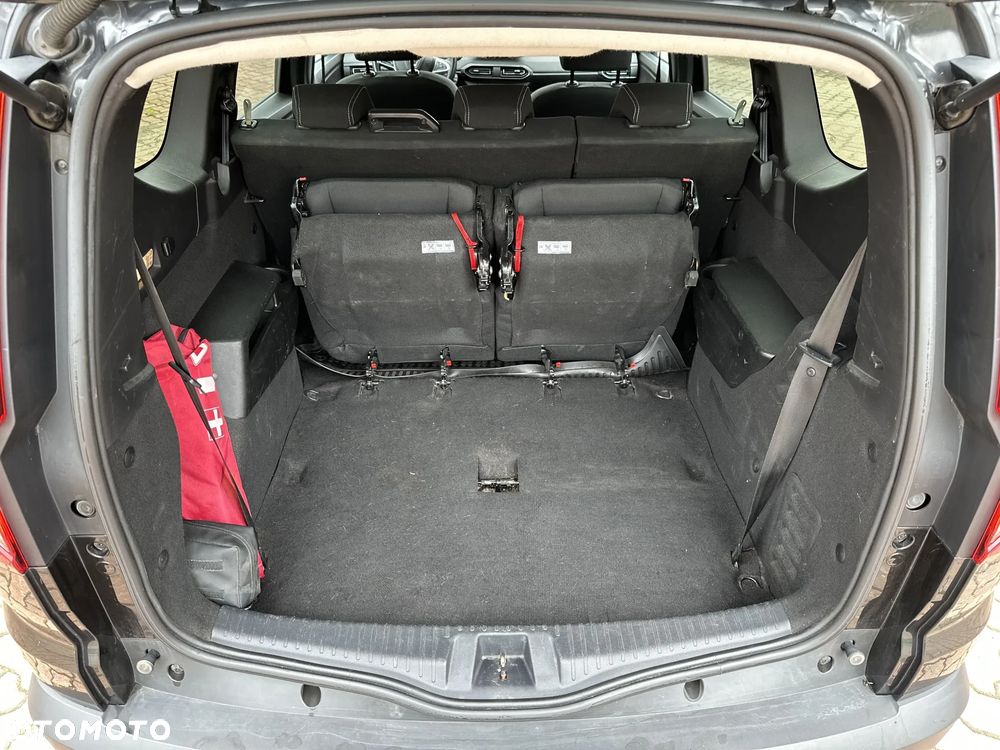 Dacia Jogger 1.0 TCe Comfort 7os - 18