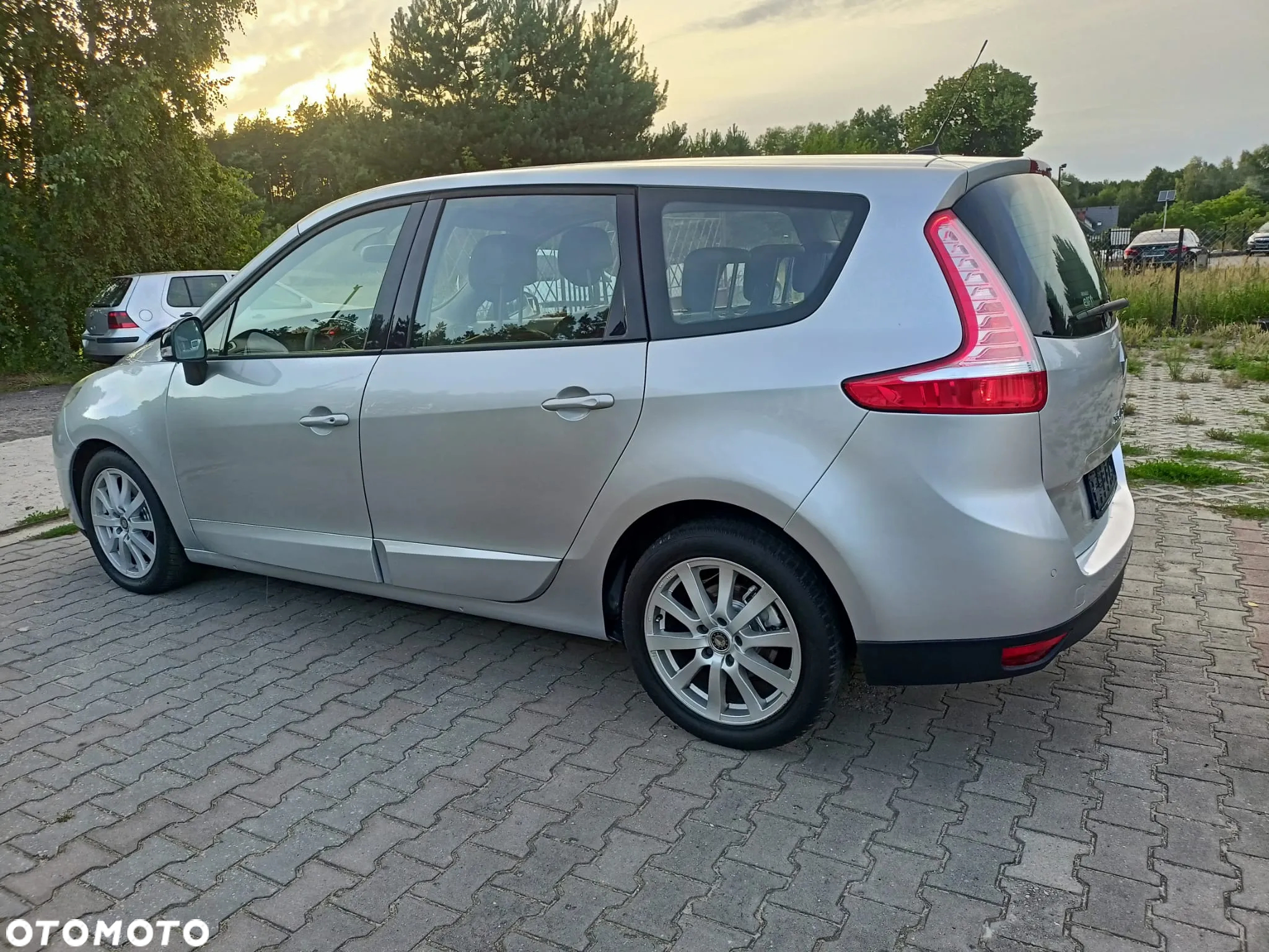 Renault Grand Scenic dCi 150 FAP Luxe - 8