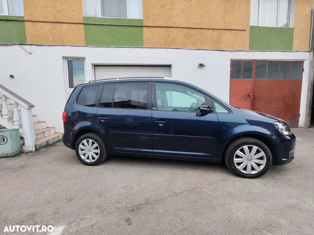 Volkswagen Touran 2.0 TDI DPF STYLE - 4