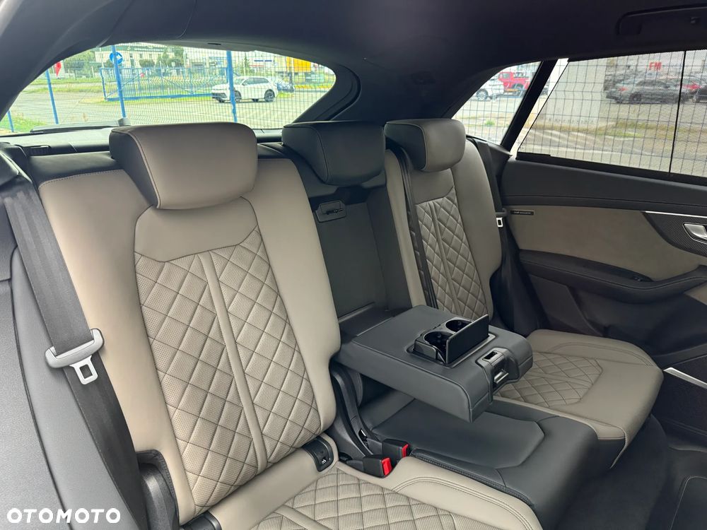 Audi SQ8 TFSI Quattro Tiptronic - 33