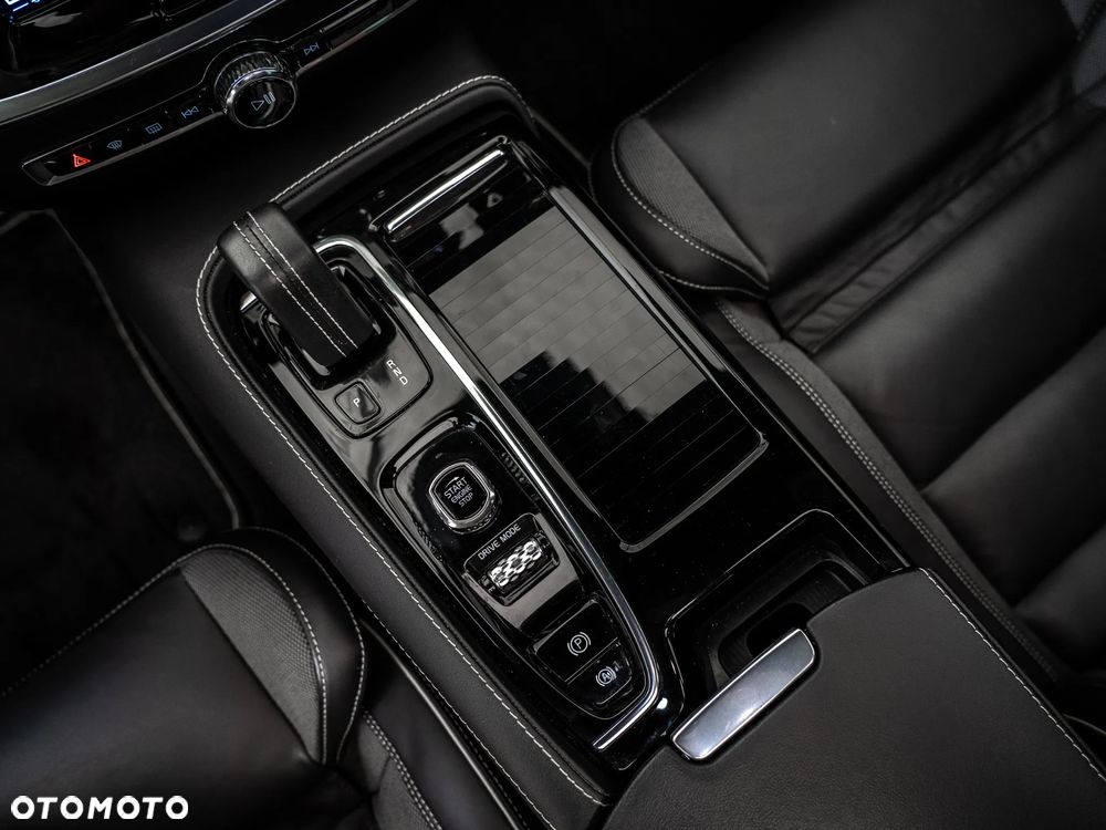 Volvo V60 T8 AWD Recharge Geartronic RDesign - 28
