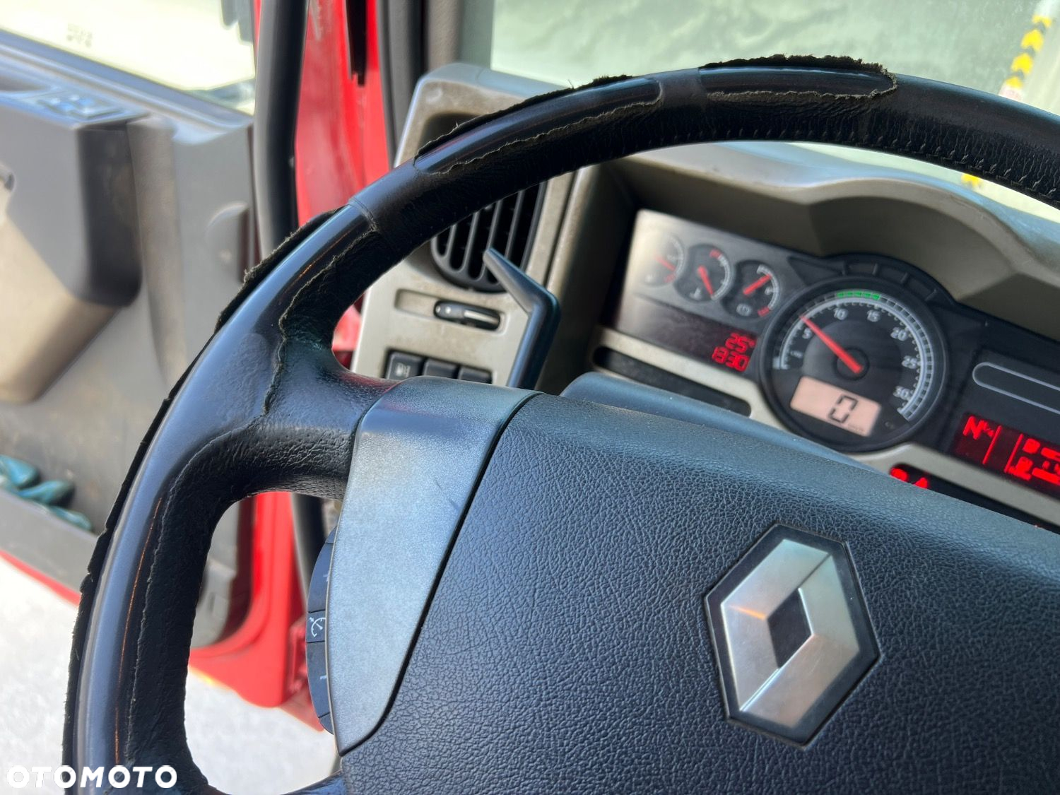 Renault Premium Dxi L R 450.26 T 6X4 - 19