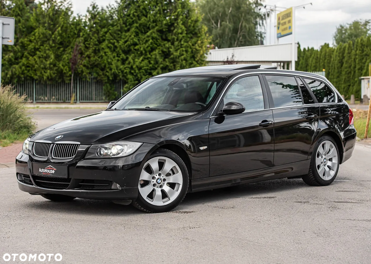 BMW Seria 3 325xi Touring - 11