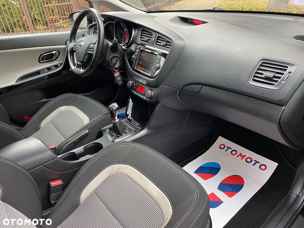 Kia Ceed 1.6 GDI Dream Team Edition - 35
