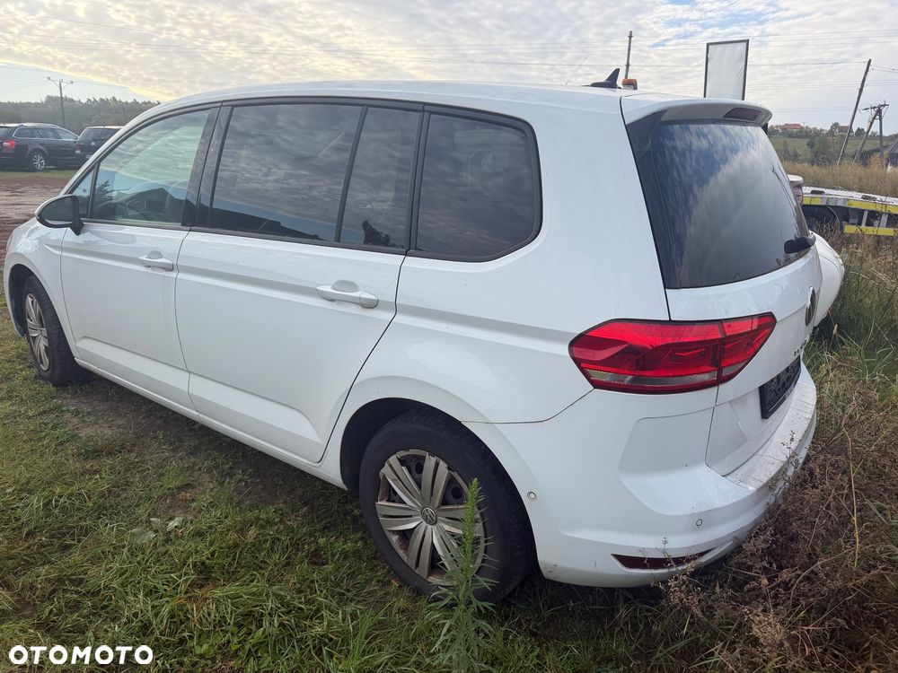 Volkswagen Touran - 5