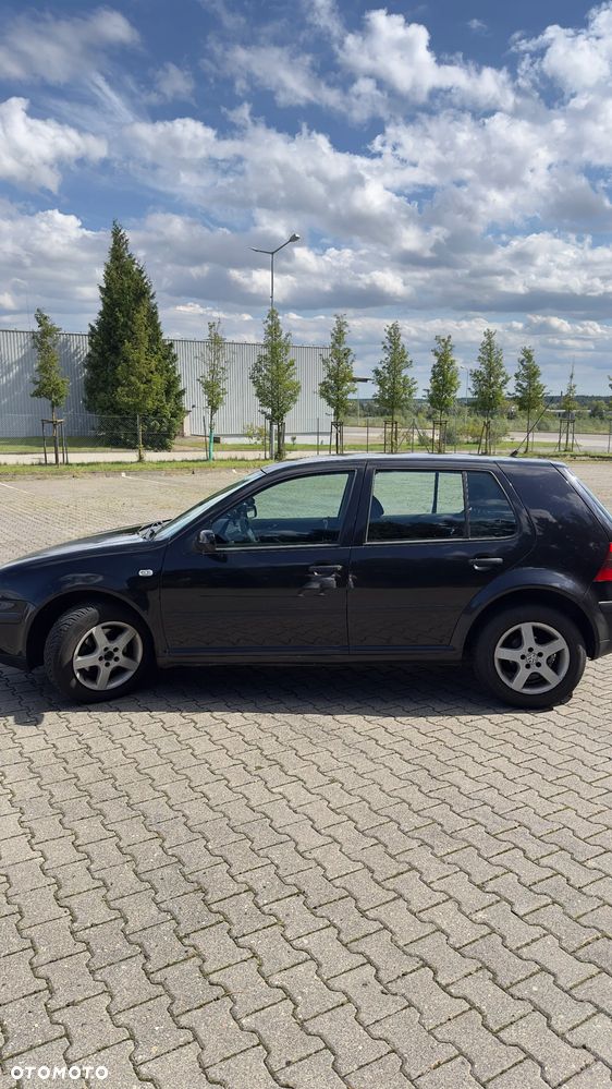 Volkswagen Golf - 11
