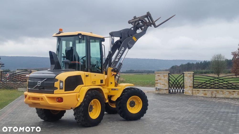 Volvo L30G/Maszyna sprowadzona/ 4749h/ - 1