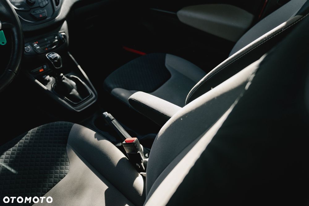 Ford Tourneo Courier 1.5 TDCi Trend - 37