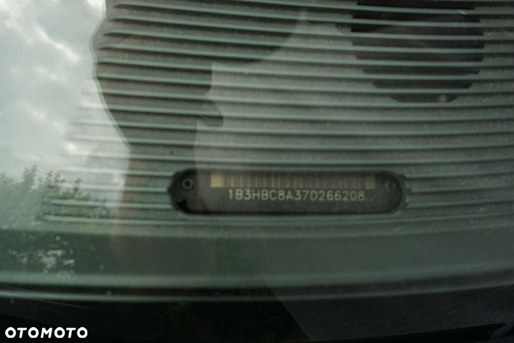 Dodge Caliber - 8