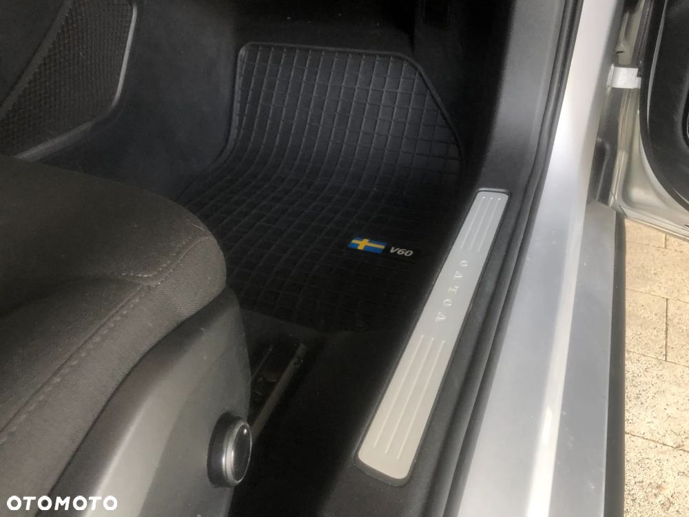 Volvo V60 D3 Momentum Pro - 21