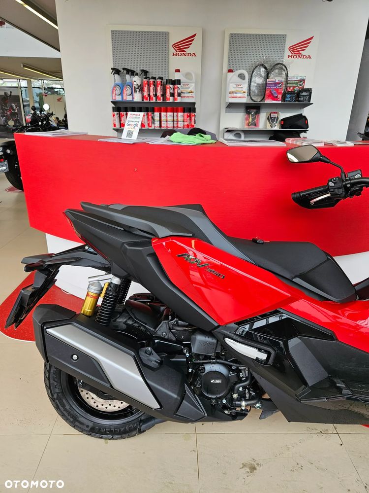 Honda ADV350 - 6