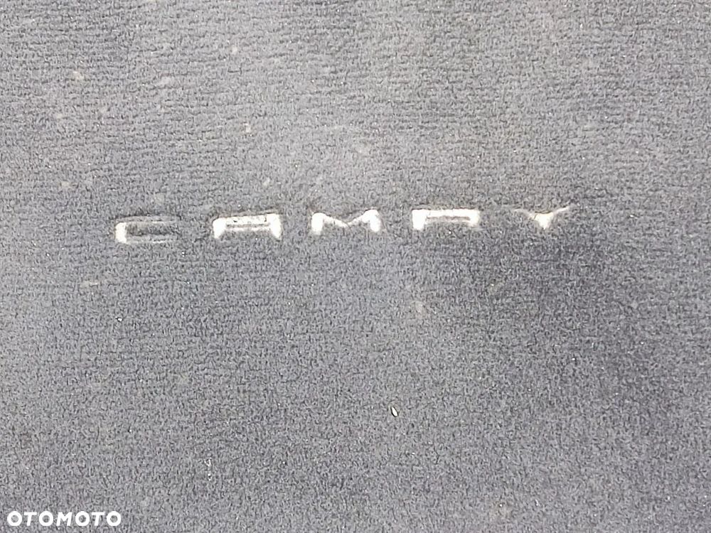 TOYOTA CAMRY od 2019r Dywaniki Welurowe - 3