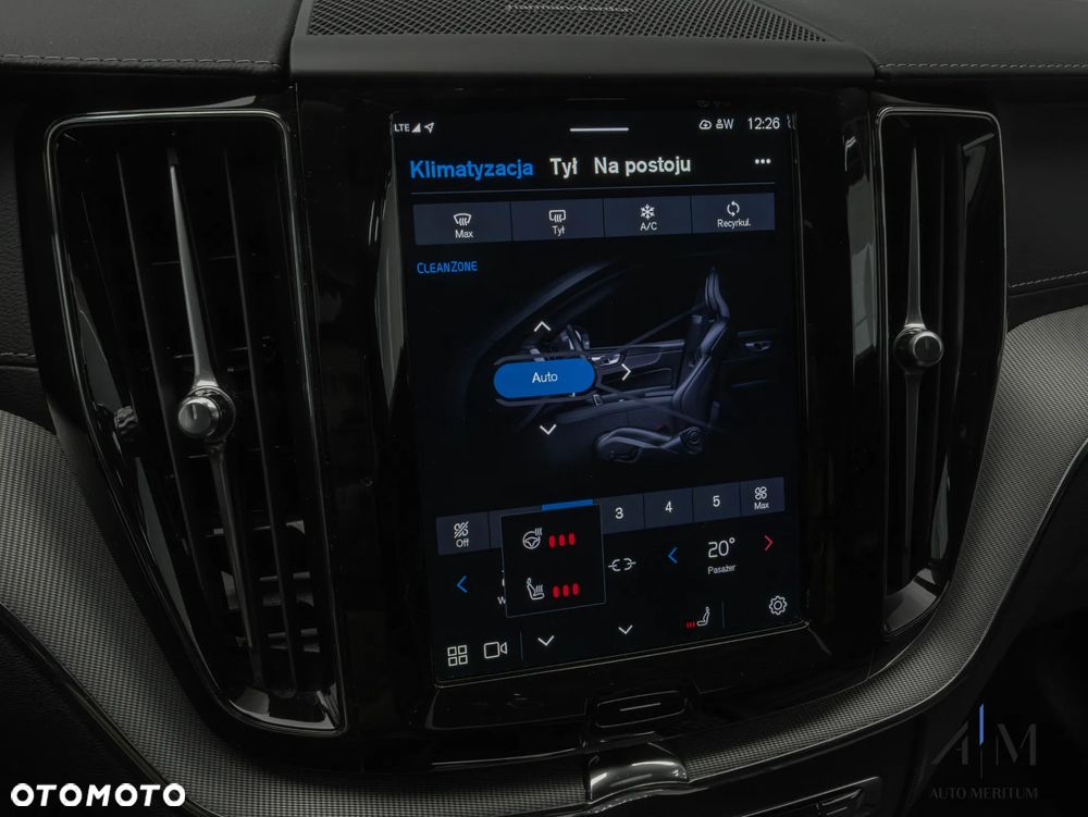 Volvo XC 60 B4 D AWD Ultimate Dark - 29