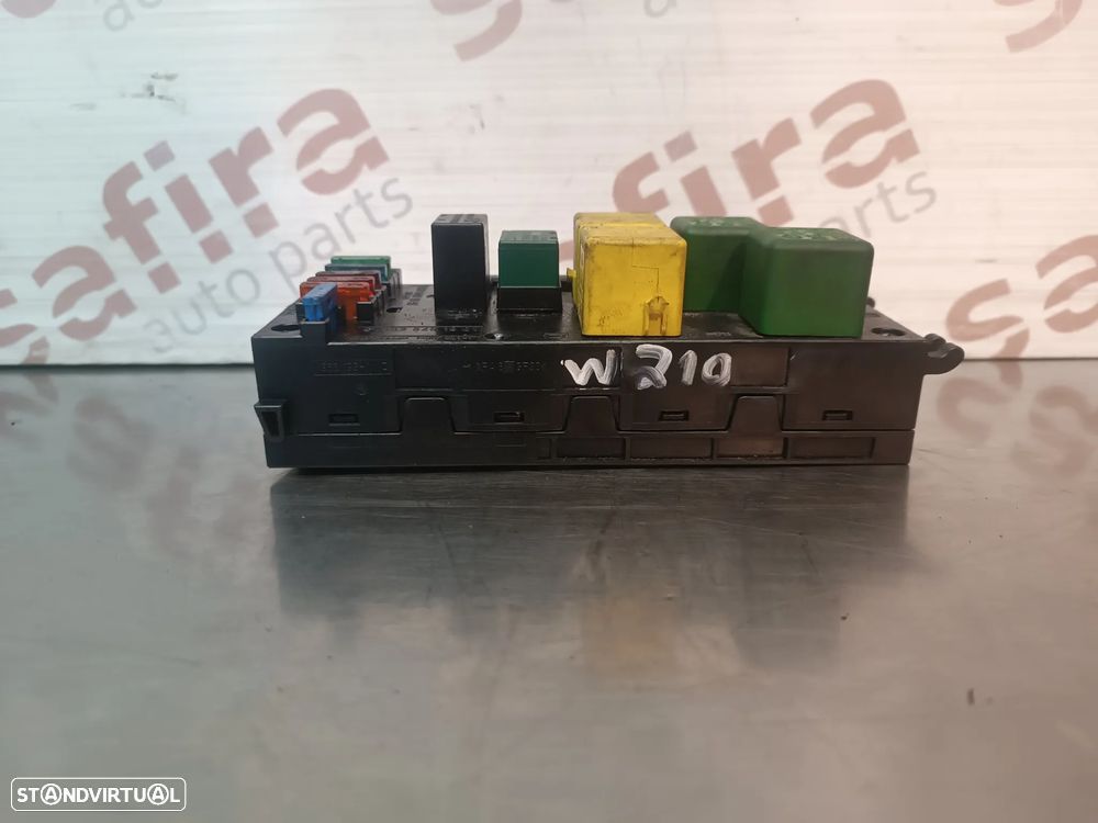 CAIXA DE FUSIVEIS / SAM MERCEDES CLASSE E / C W202 W210 REF: 0005401050 0025451901 - 5