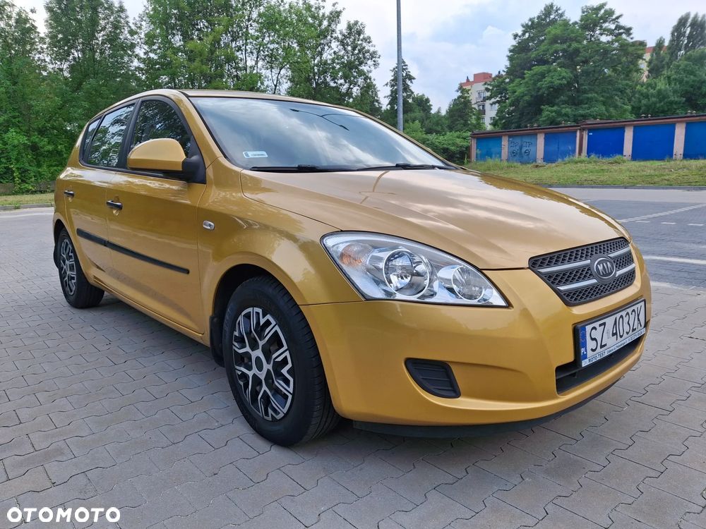 Kia Ceed - 9