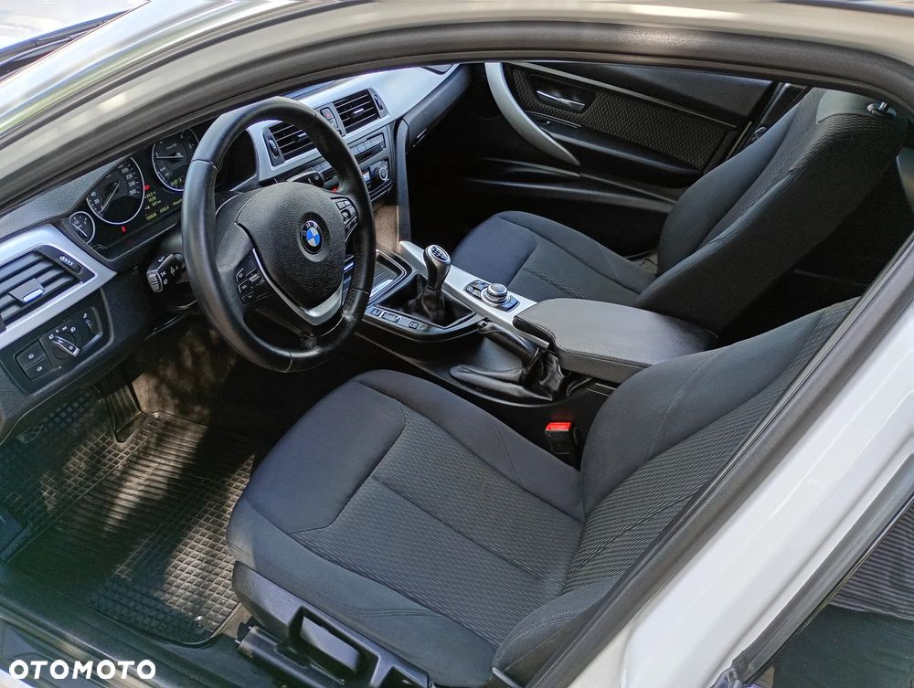 BMW Seria 3 318d DPF - 21