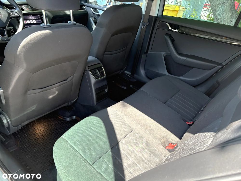 Skoda Octavia 2.0 TDI SCR Style DSG - 22