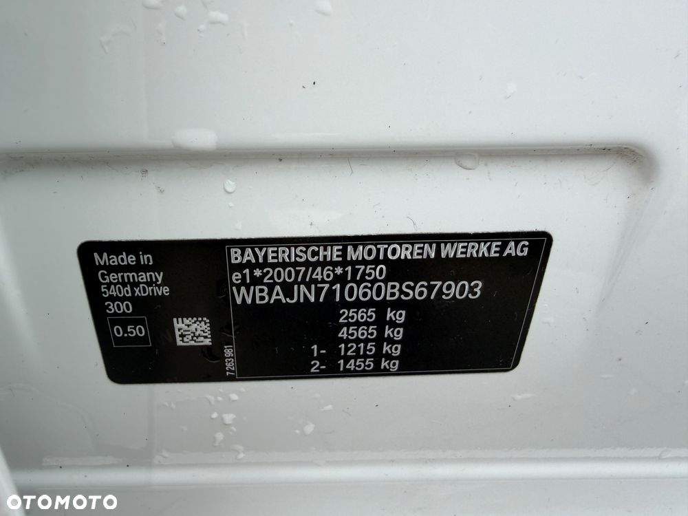 BMW Seria 5 540d xDrive M Sport sport - 40