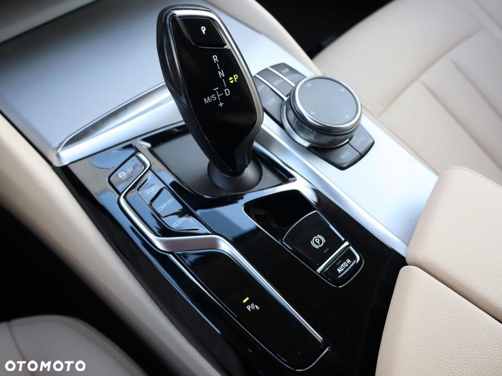 BMW Seria 5 - 13