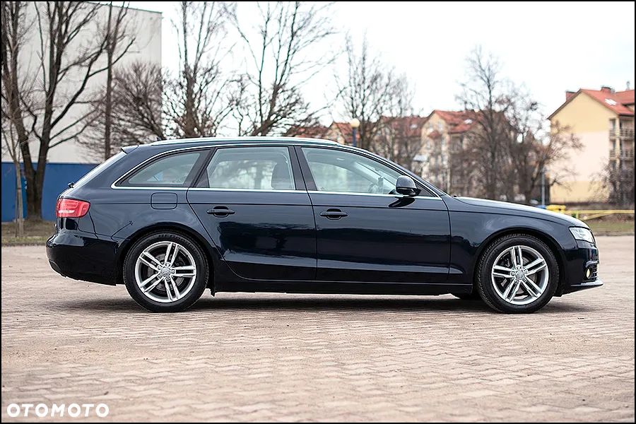 Audi A4 Avant - 10