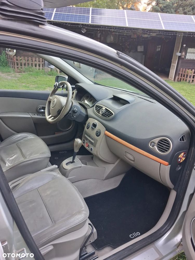 Renault Clio - 7
