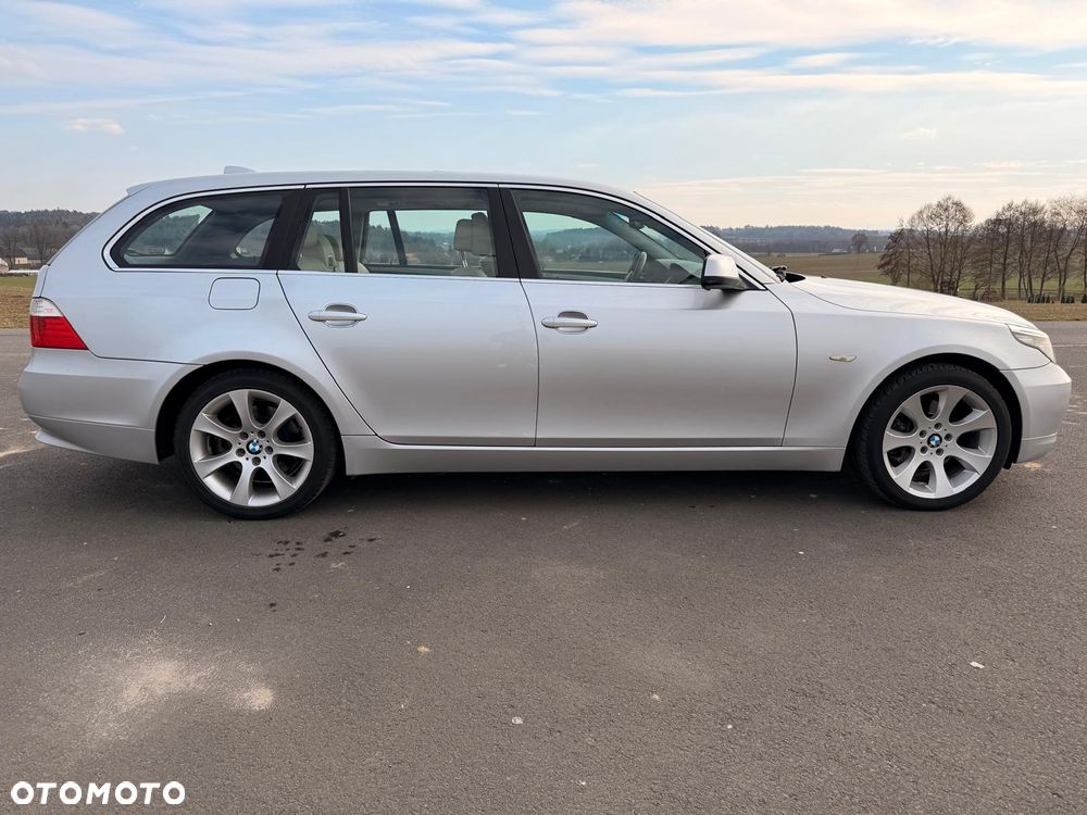 BMW Seria 5 525d xDrive - 5